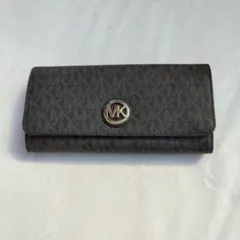 値下げしました。 Michael Kors ブラック 長財布