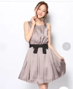 Liesse 光沢ワンピースのサムネイル