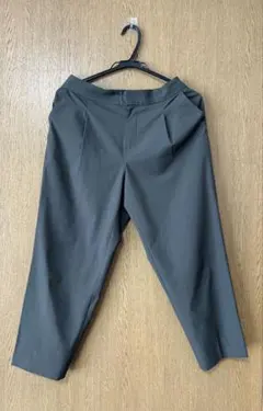 【美品】リフレクト テーパード パンツ グレーのサムネイル