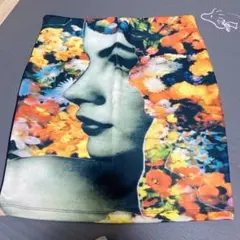 ミニスカート　個性的なデザイン