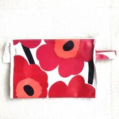 未使用　marimekko ウニッコ柄　 トラベルポーチ大　上履き入れにも！のサムネイル