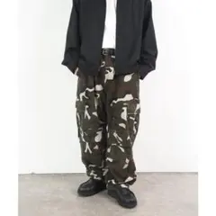 t*o様 WHO'S WHO gallery 迷彩柄 カーゴパンツ ワイドシルエのサムネイル