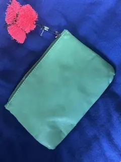 ZARA グリーン ポーチ タッセル付き 未使用のサムネイル