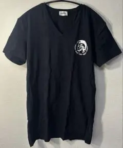 vネックtシャツ