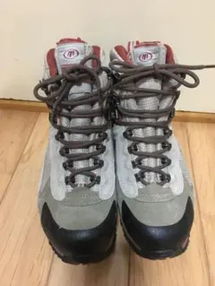 Item thumbnail for item c75d034b-b57c-4be4-9bb4-67b695fe2b7b