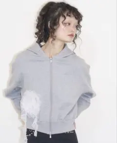 THEREDTHREAD♡emblem cropped hoodie♡gray - メルカリ