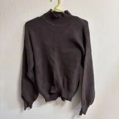 ダークブラウン ハイネック 長袖ニット