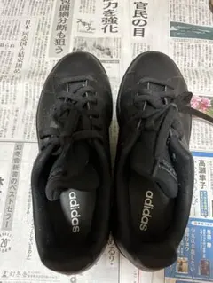 adidas スニーカー ブラックのサムネイル