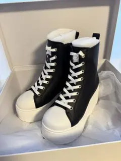 鈴木亜美さんプロデュース 厚底ハイカットスニーカー 黒×白