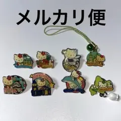 サンリオ　ハローキティ ご当地キティ ピンバッジ 根付け