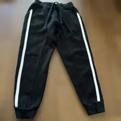 ikka 裏起毛 黒パンツ サイドストライプ　120
