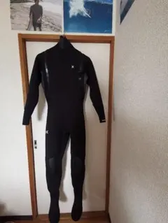 2026年最新】Hurley 種類：ドライ ウェットスーツ ドライ・セミドライ