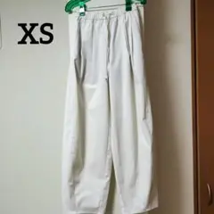 ジーユー　バレルレッグプルオンパンツXSホワイト