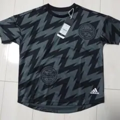 アディダス　Tシャツ　スポーツウェアのサムネイル