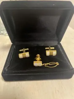 新品未使用　カフスボタン　ネクタイピンバッチ　天然マザーオブパール