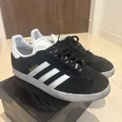 adidas Gazelle 黒白 スニーカー