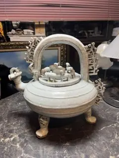 中国美術白磁陽刻草花紋瓶(ZE663)|mercari商品代購│mercariメルカリ