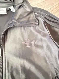 adidas オリジナルする　トレフォイル ジップアップ ジャケット