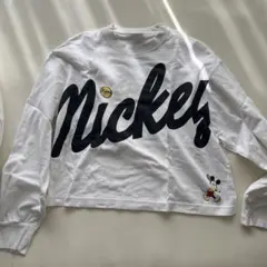 GU ミッキーマウス クロップドTシャツ Sサイズのサムネイル