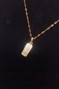 ダイヤモンド風ペンダントネックレス　ステンレス