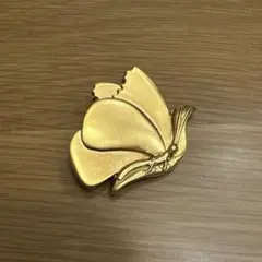 Salvatore Ferragamo 蝶モチーフ ブローチ ゴールドのサムネイル