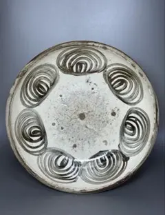 鉄絵 大須賀文字見込 馬の目皿 石皿 径28.3cm 大皿 煮〆皿 馬目皿 鉄絵 大須賀文字見込 馬の目皿 石皿 径28.3cm 大皿 煮〆皿 馬目皿