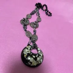 シェル風パーツ ネックレス ブラック系