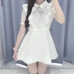 evelyn バイカラーリボンロンパース