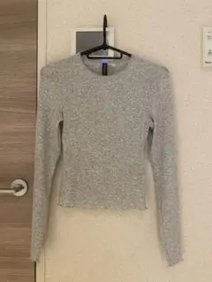 【新品、未使用タグ付き】H&Mグレー 長袖