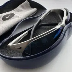 シルバーフレーム