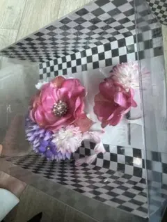 【新品】ピンク紫合成花ヘアアクセサリー /透明ケース付き/成人式/和装／着物