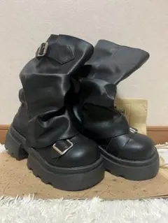 【NuNuNa】ベルテッド厚底エンジニアカバーブーツ 黒 Sサイズ（23cm）