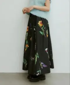 EMMEL REFINES／EM フラワープリント ボリューム マキシスカート