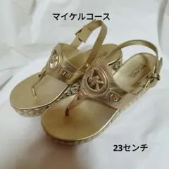 MICHAEL KORS マイケルコース　トングサンダル ゴールド 厚底　レザーのサムネイル