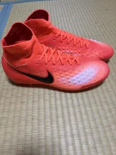 ナイキNIKE マジスタ オブラ サッカースパイク オレンジ 26.5 - メルカリ