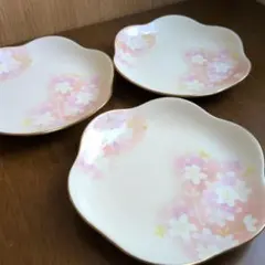 宇野千代 桜花柄 銘々皿 3枚セット 花びら型
