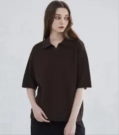 【完売品】LUENNA スキッパーニットポロシャツ(ブラウンMサイズ)のサムネイル