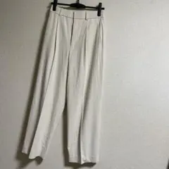【UNIQLO】ワイドパンツ プリーツ入り　ベージュ　✨美品✨ M