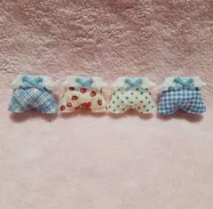 赤ちゃん　お洋服　フリルサロペット青色四点セット　リボン