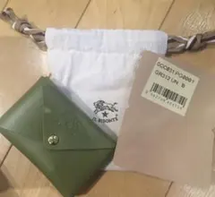 新品IL BISONTEイルビゾンテ　カード入れ名刺、小物ケース　オリーブ系