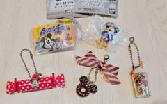 ディズニー　ガチャ　キーホルダー