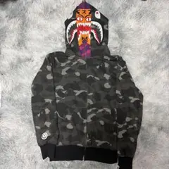 A BATHING APE　パーカー