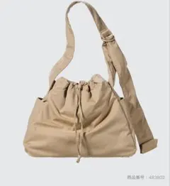 ユニクロ　ソフトパフィーショルダーバッグ　ベージュのサムネイル