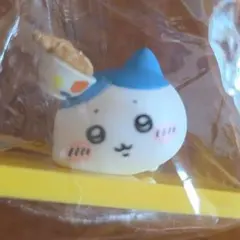 松屋 ちいかわ コラボ 鬼辛カレー フィギュア ハチワレ