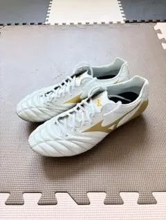 Mizuno サッカーシューズ ホワイト/ゴールド