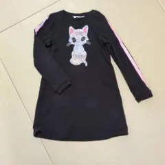 ㊿H＆М　フリップフロップ黒猫→白猫　長袖ワンピース