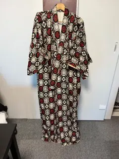黒と赤の花柄 浴衣