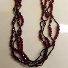 マリアカルデラーラ　アンティーク調赤いビーズのロングネックレス　ダークレッド