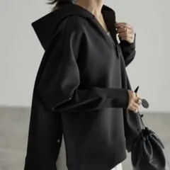 【レディース】 eash 黒　パーカー　フード　無地　Vネック　スリット