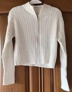 ホワイト ケーブルニット カーディガン